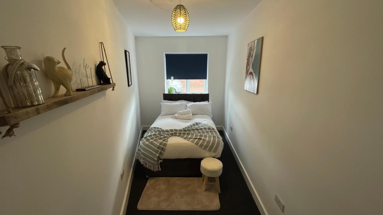 Spacious 6 Bed Home Near City & Albion Stadium Perfect For Contractors! เบอร์มิงแฮม ภายนอก รูปภาพ